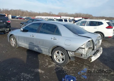 2007 Honda Accord 2.4 Ex z USA, uszkodzony, nr VIN 1HGCM56837A111157